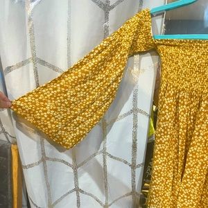 Yellow daisy print bell sleeve dress